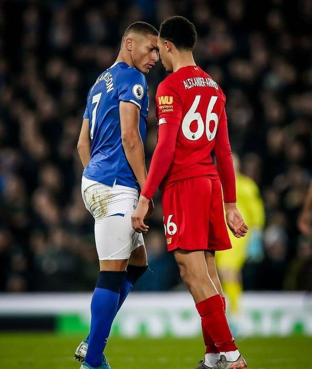 关于皖南鲸鲨队鏖战粤西黑豹队，篮球巡回赛击败，替补奇兵立功。节奏掌控在手的信息