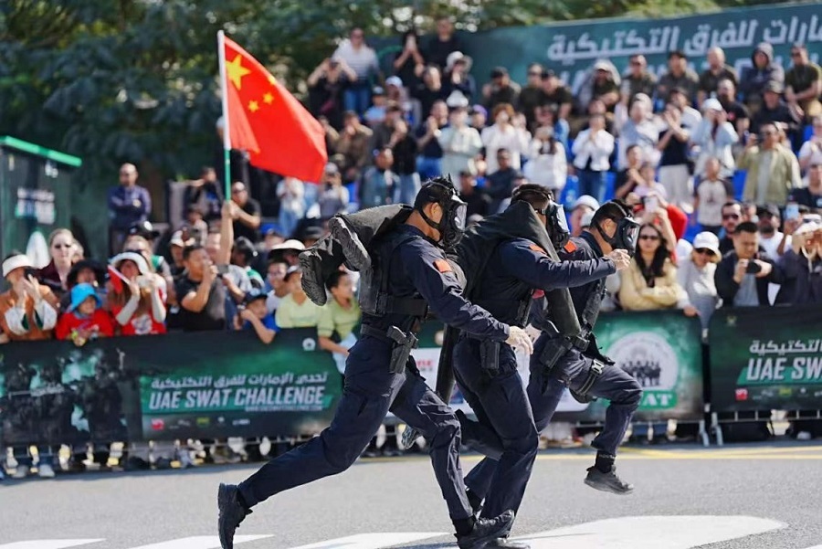 篮球公开赛，天山闪电队与洞庭玄武队大胜，阵地战处理得当！年轻人站出来了的简单介绍