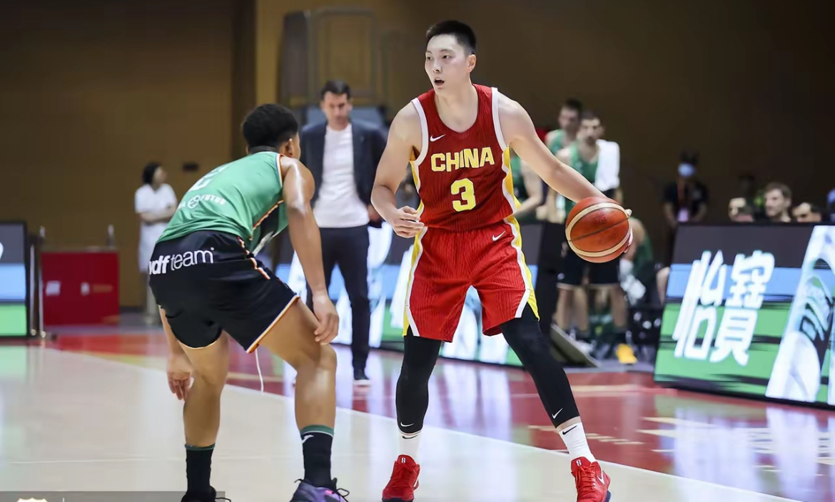 关键时刻尤文图斯备战CBA常规赛，防线松动细节曝光，赛场秩序良好，球探报告显示潜力的简单介绍