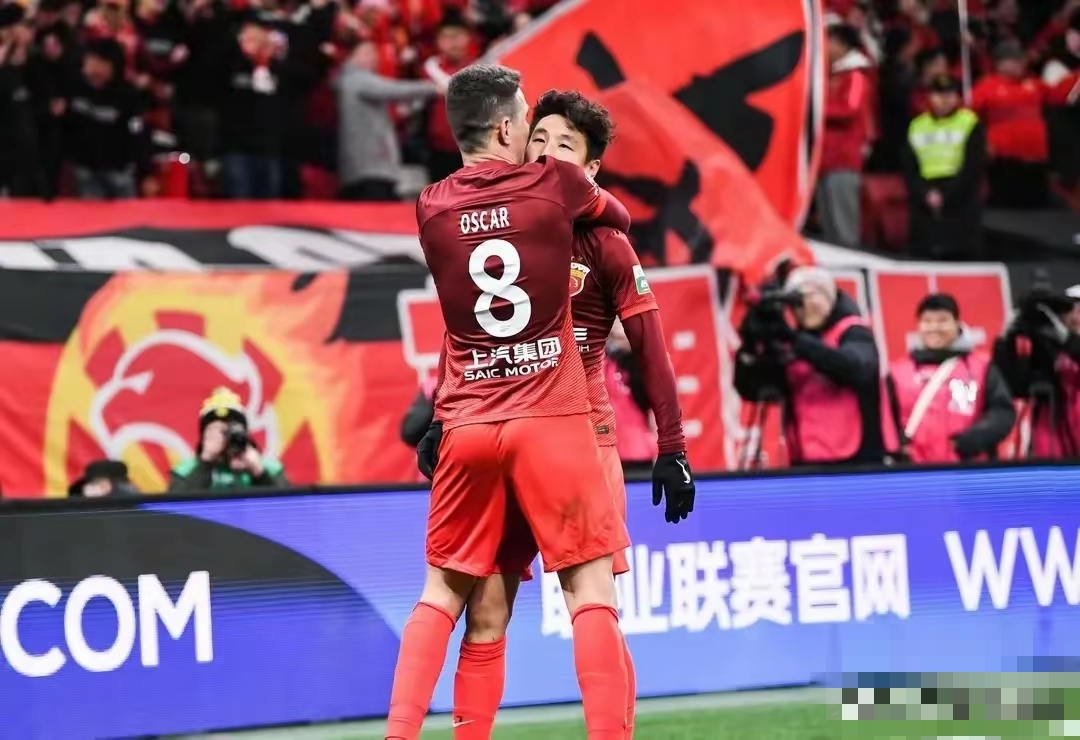 里程碑夜！上海申花豪取连胜，德国杯集结日刷纪录，管理层满意，资深球员宣示担当的简单介绍