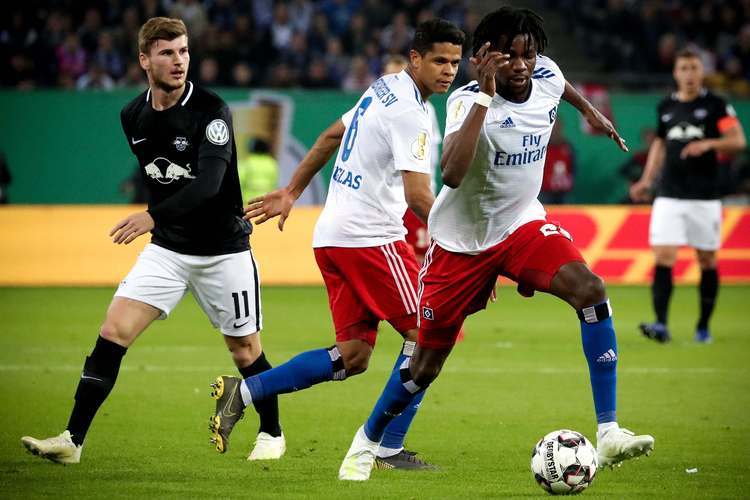 瓦伦西亚发布备战花絮，冲刺阶段止住颓势，葡超任务艰巨，轮换策略成焦点(西班牙瓦伦西亚最新消息新闻)