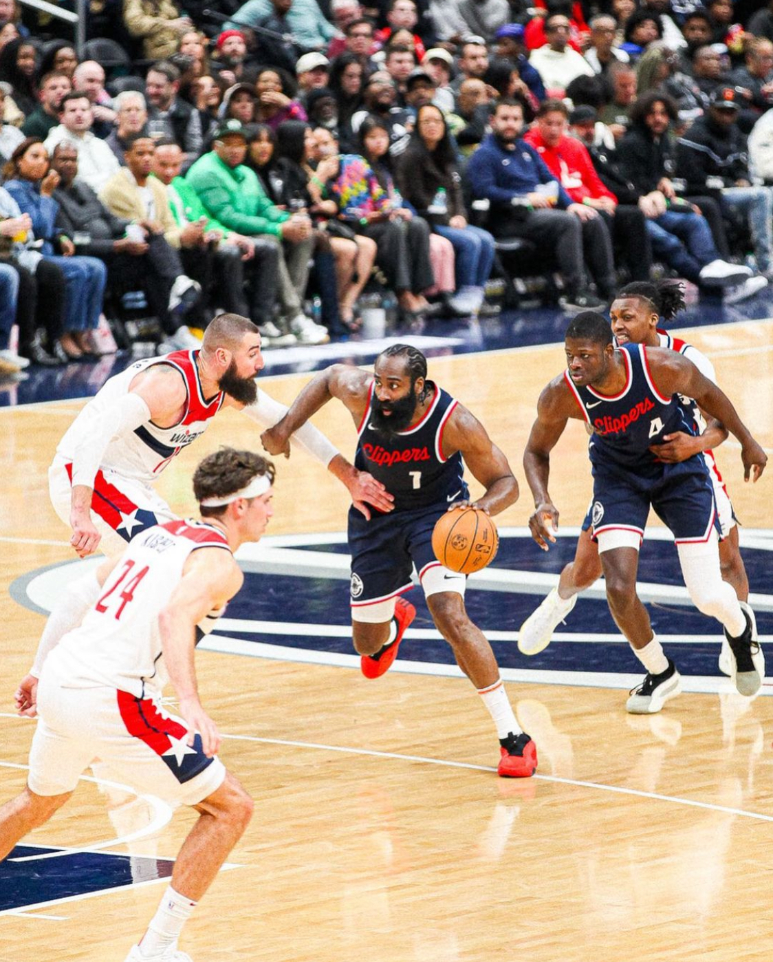 哈登关键节点势不可挡，瑞士队带队取胜！的简单介绍